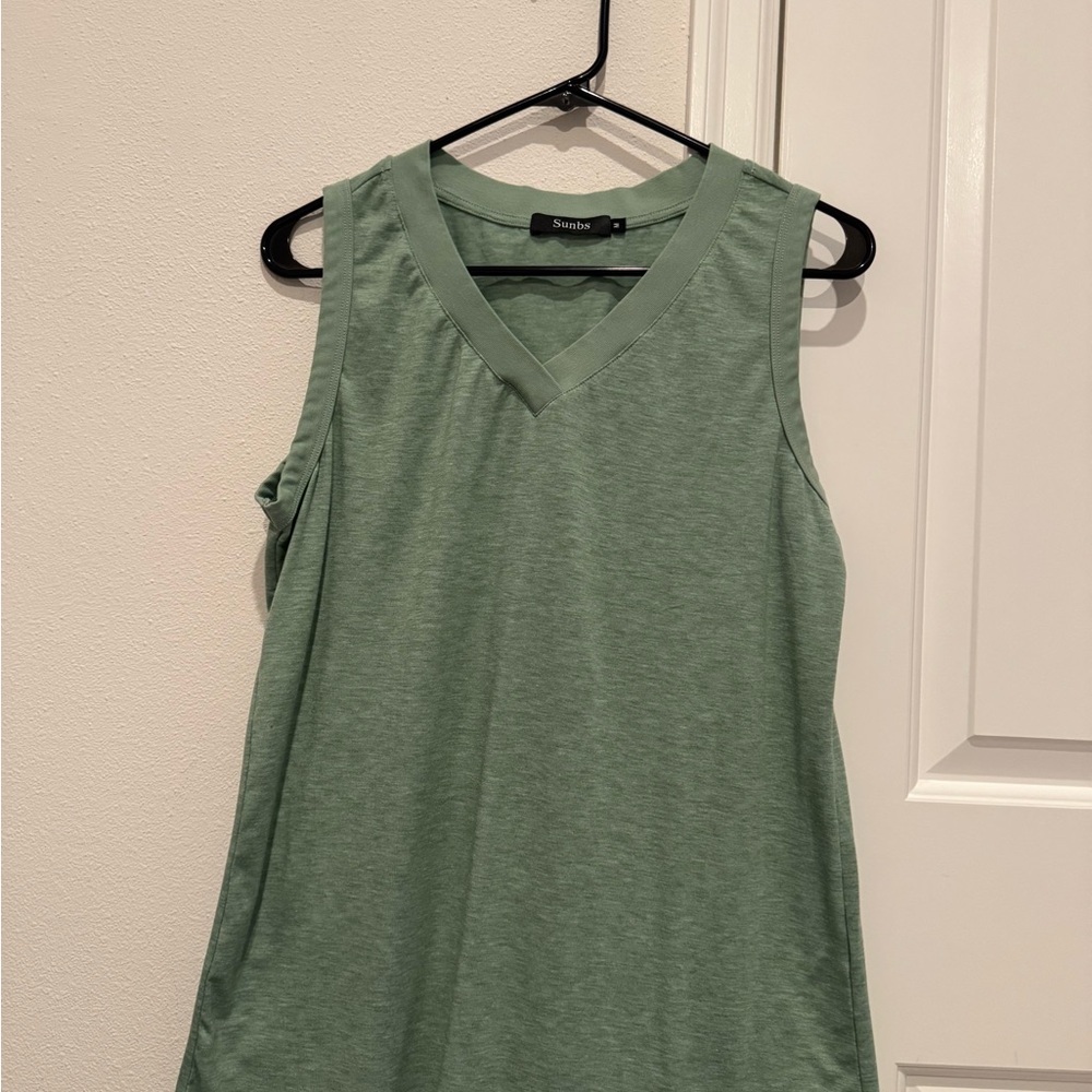 Sage Green V-Neck Tank Top Size M Soft Stretch Sleeveless Casual - Picture 2 of 5